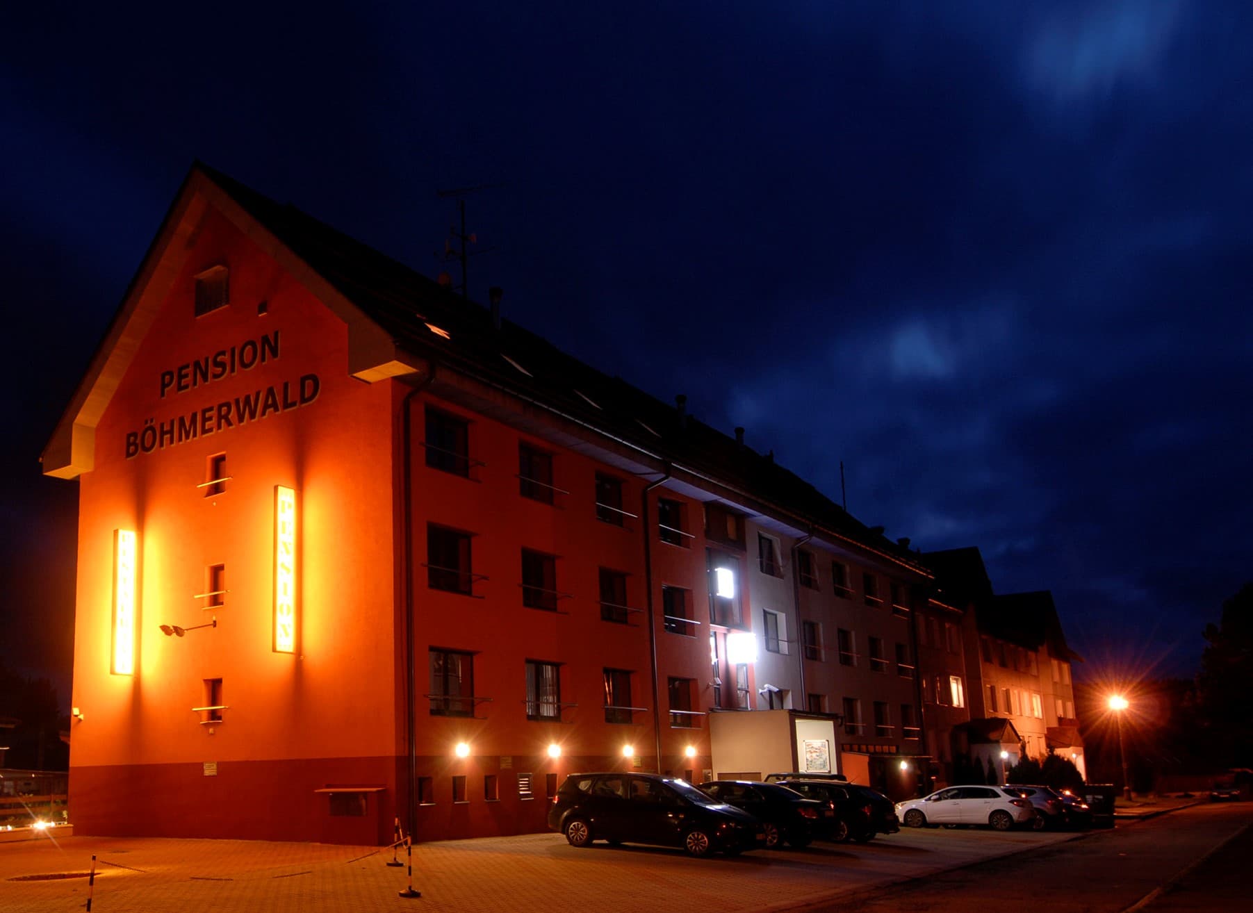 Blick auf die Pension Böhmerwald bei Nacht