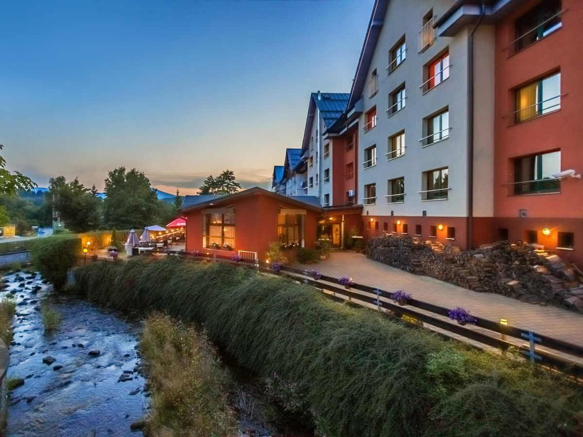 Side view of the pension and stream